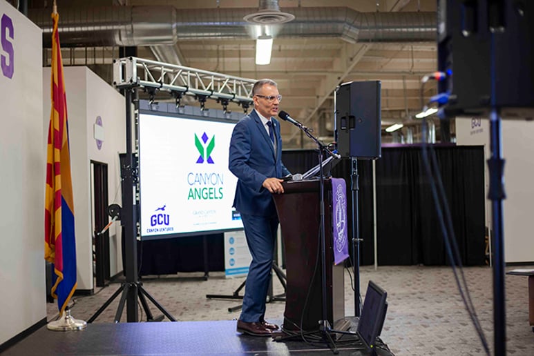 Gallery photo 8 of Transformation Keynote Speaker