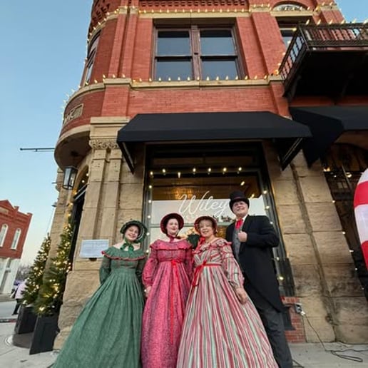 Gallery photo 5 of The Christmas CarolerZ