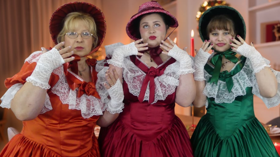 Gallery photo 4 of The Christmas CarolerZ