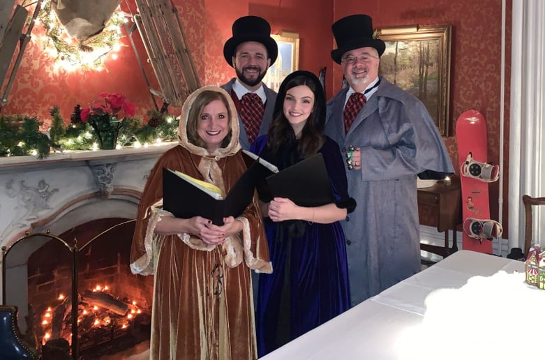 Gallery photo 2 of The Cincinnati Christmas Carolers