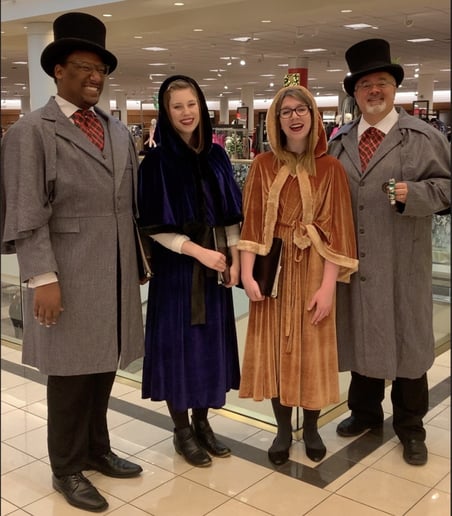 Gallery photo 10 of The Cincinnati Christmas Carolers