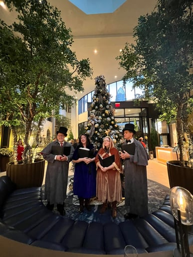 Gallery photo 6 of The Cincinnati Christmas Carolers