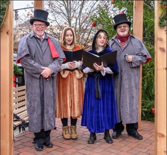 Gallery photo 4 of The Cincinnati Christmas Carolers
