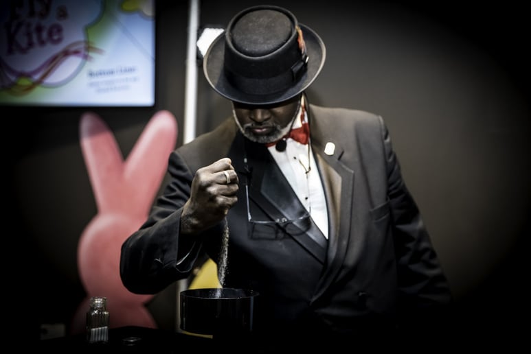 Gallery photo 9 of The Classic Magic of Karl Washington