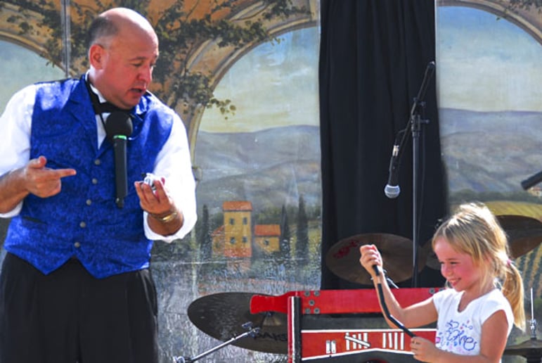 Gallery photo 4 of The Comedy and Magic of Kerry Ross