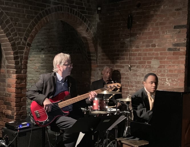 Gallery photo 25 of The Craig Satchell Jazz & Swing Ensemble