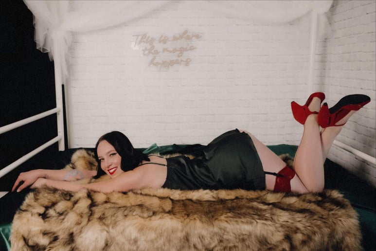 Gallery photo 6 of The Daisy Wilde Burlesque