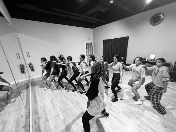 Gallery photo 9 of the DANCING DESIGNER