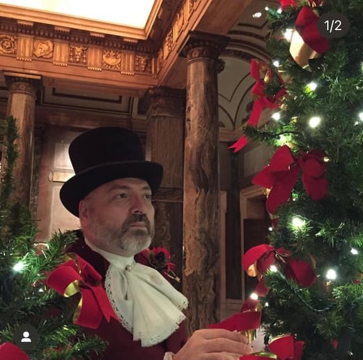 Gallery photo 3 of The Dickens' Victorian Carollers
