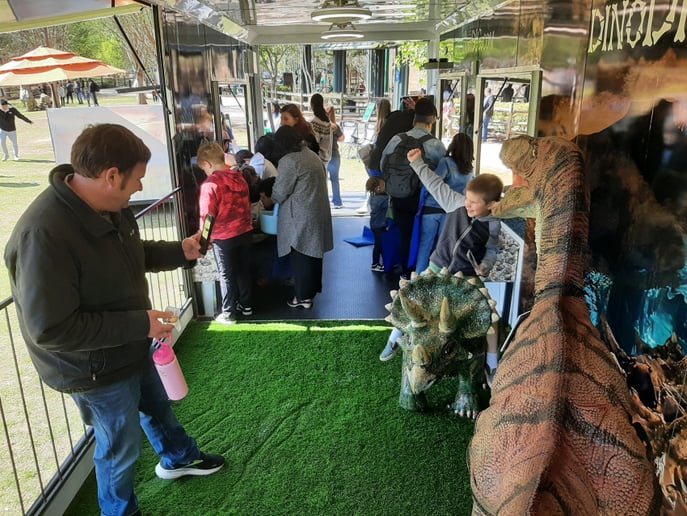 Gallery photo 10 of The Dino Dig -Mobile Dinosaur Fossil Dig