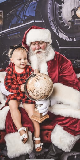 Gallery photo 3 of The Pineywoods Santa