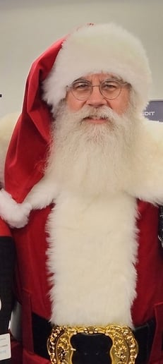 Gallery photo 9 of The Elf Himself