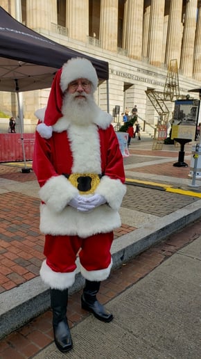 Gallery photo 3 of The Elf Himself