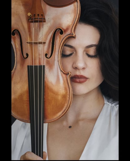 Gallery photo 2 of The Elite String Artist