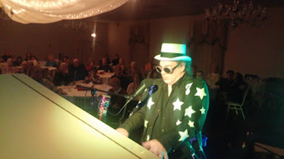 Gallery photo 10 of The Elton John Experience