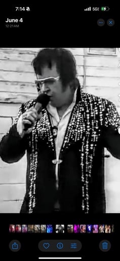 Gallery photo 19 of The Elvis Experience
