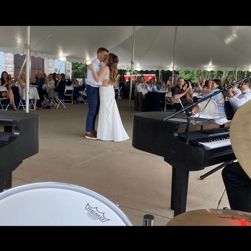 Gallery photo 5 of The Flying Ivories | Kansas City