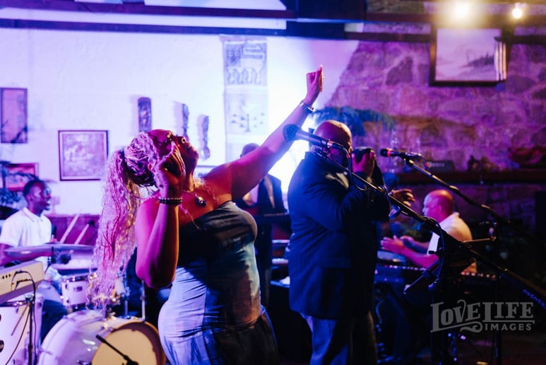 Gallery photo 11 of Hi-Fi! Soul Band