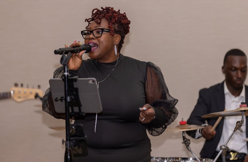 Gallery photo 9 of Hi-Fi! Soul Band