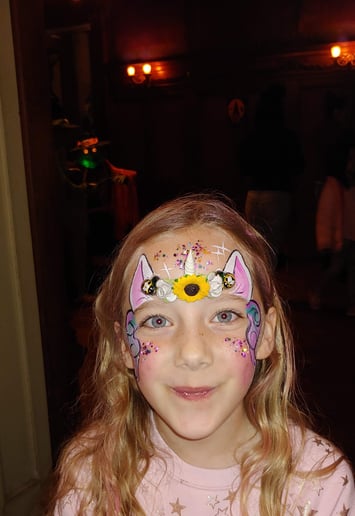 Gallery photo 8 of The Glitter Bee