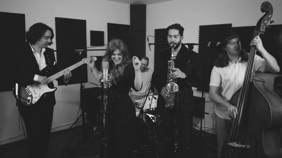 Gallery photo 29 of Morgan Treni & The Golden Estate House Band