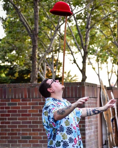Gallery photo 6 of The Great Richy Bee’s One-Man Circus