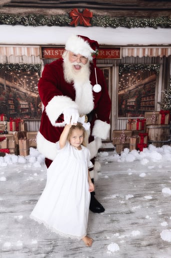 Gallery photo 10 of The Great Smoky Mountain Santa
