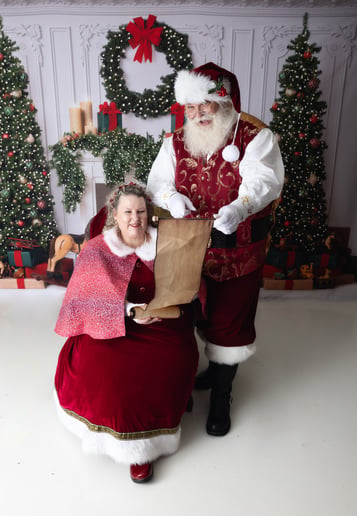 Gallery photo 16 of The Great Smoky Mountain Santa