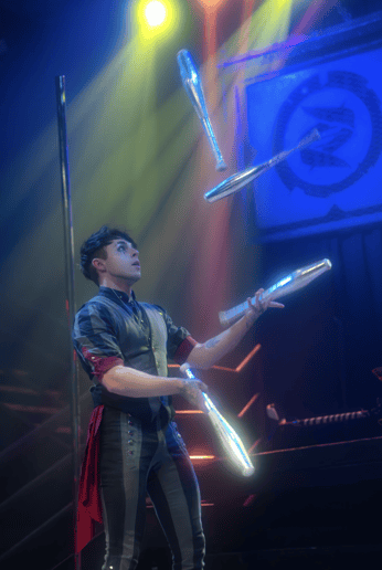 Gallery photo 5 of Harlequin: Juggler & Balance Artist