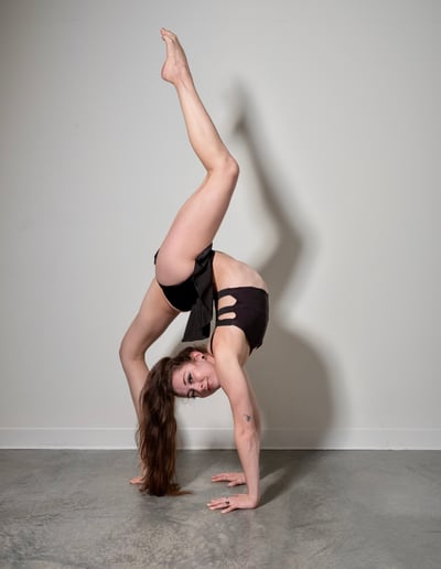Gallery photo 8 of Hans The Contortionist