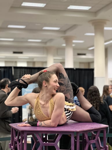Gallery photo 4 of Hans The Contortionist