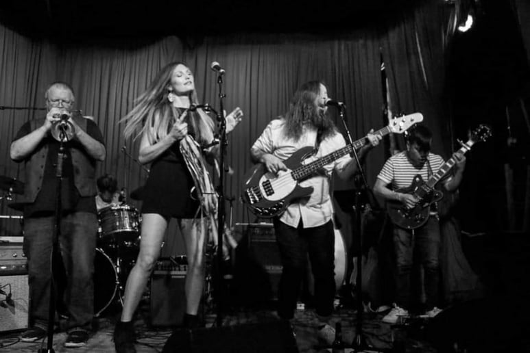 Gallery photo 8 of Joyful Bands
