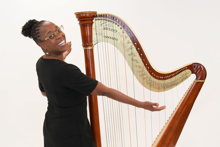 Gallery photo 2 of The Happy Harpist