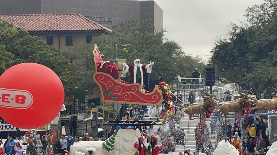 Gallery photo 8 of The Heights Santa