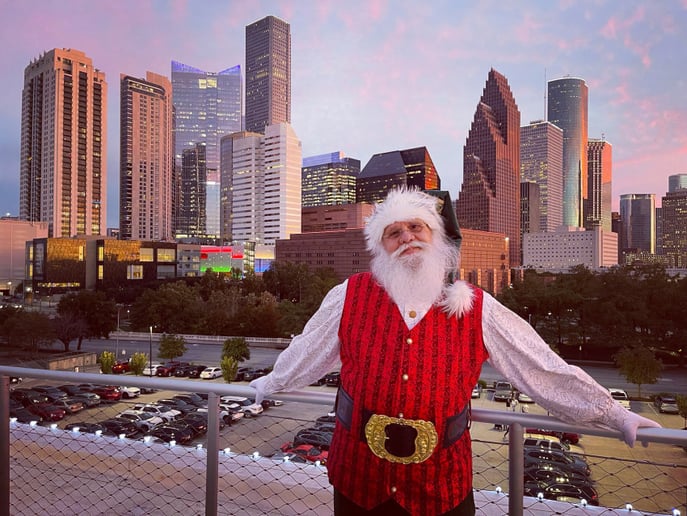 Gallery photo 3 of The Heights Santa