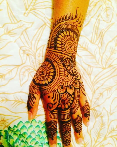 Gallery photo 1 of The Henna artist