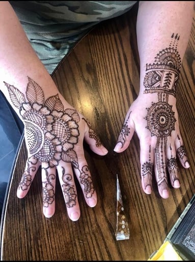 Gallery photo 10 of The Henna artist