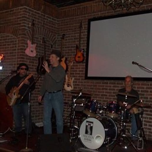 Gallery photo 3 of The Hess Tones