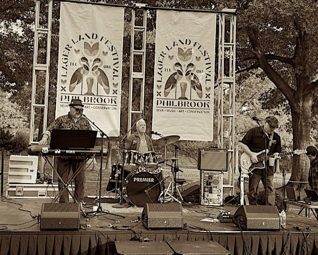 Gallery photo 3 of The Hi-Fi Hillbillies