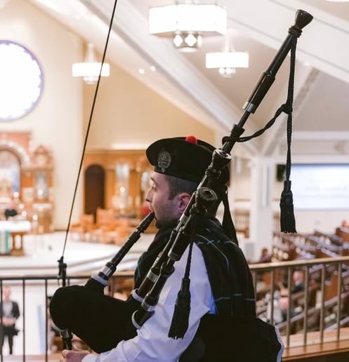 Gallery photo 1 of Izzy - The Highland Piper