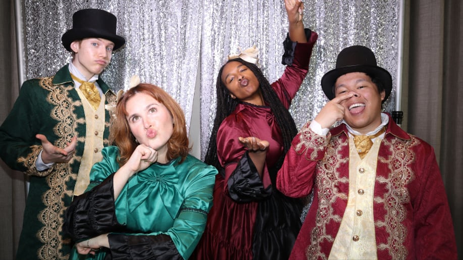 Gallery photo 34 of The Holiday Carolers