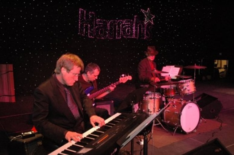 Gallery photo 31 of "The Hollywood Rhythm Kings",  Jazz Trio