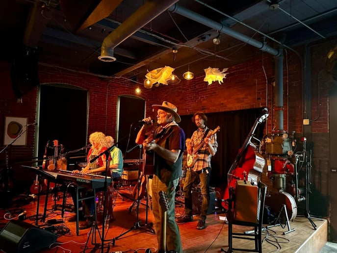Gallery photo 1 of The Honey Steelers