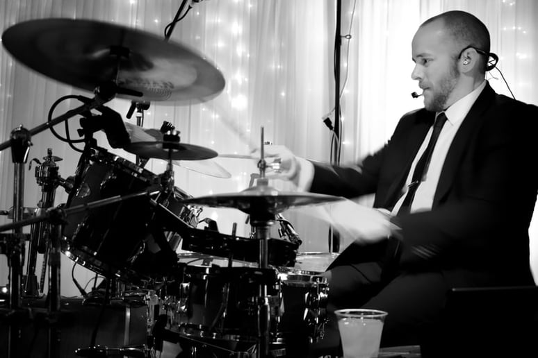 Gallery photo 7 of The House Band