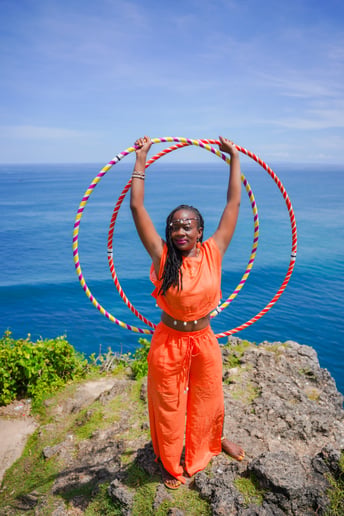 Gallery photo 4 of The Hula Empress