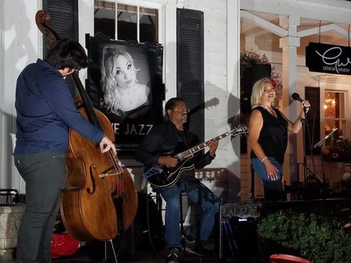 Gallery photo 3 of Stephanie Su Jazz Band