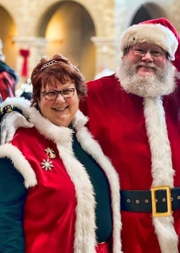 Gallery photo 3 of The Jolly Old Elf Wichita