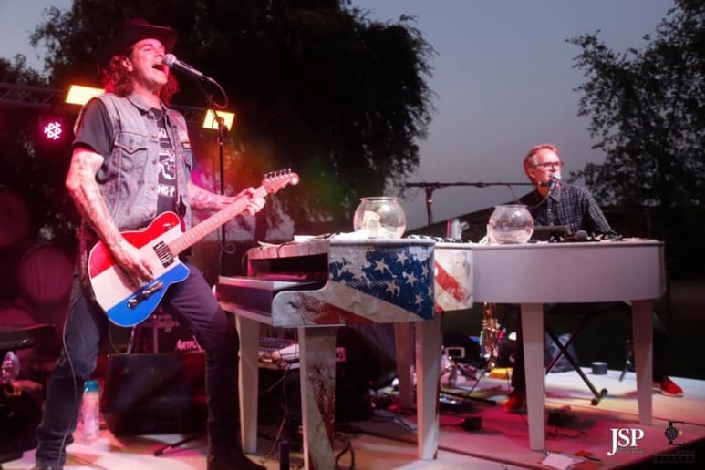 Gallery photo 4 of The Killer Dueling Pianos