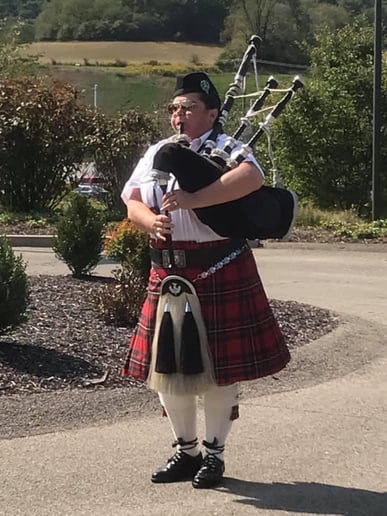 Gallery photo 7 of Amanda McGregor - Bagpiping for your Event
