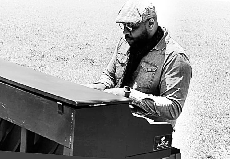 Gallery photo 4 of The Lenny Harris Band